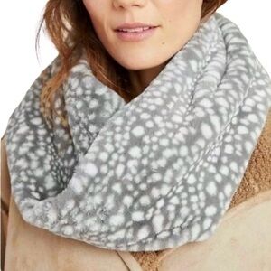 Anthropologie Sleeping on Snow Ingrid Leopard Infinity Scarf